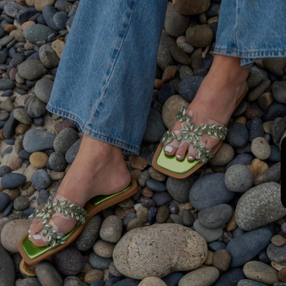 AZALEA WANG FALKEN GREEN SANDAL SIZE 7.5 NWOT